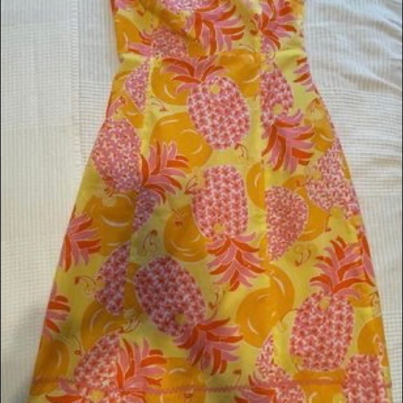 Lilly Pulitzer. Ladies S. Pina Colada print. Worn 4 times. Non smoking/cat home. - Picture 5 of 6